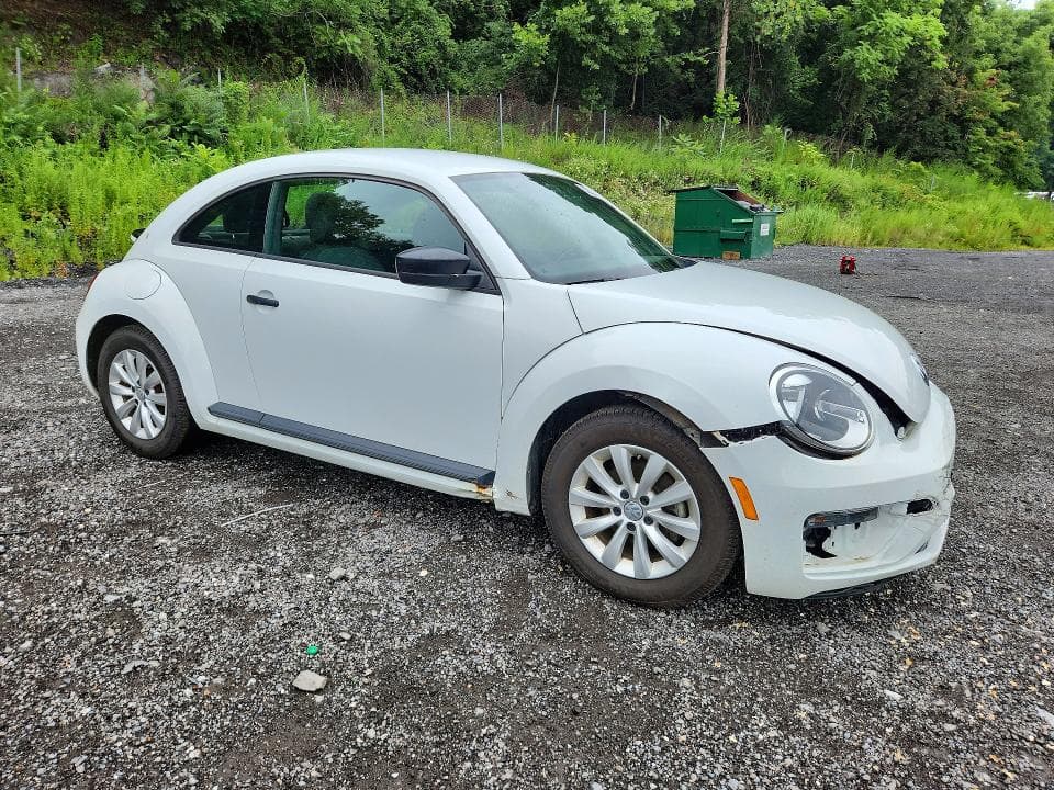2018 VOLKSWAGEN BEETLE S 4