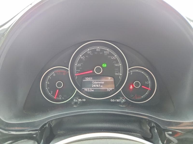 2018 VOLKSWAGEN BEETLE S 9