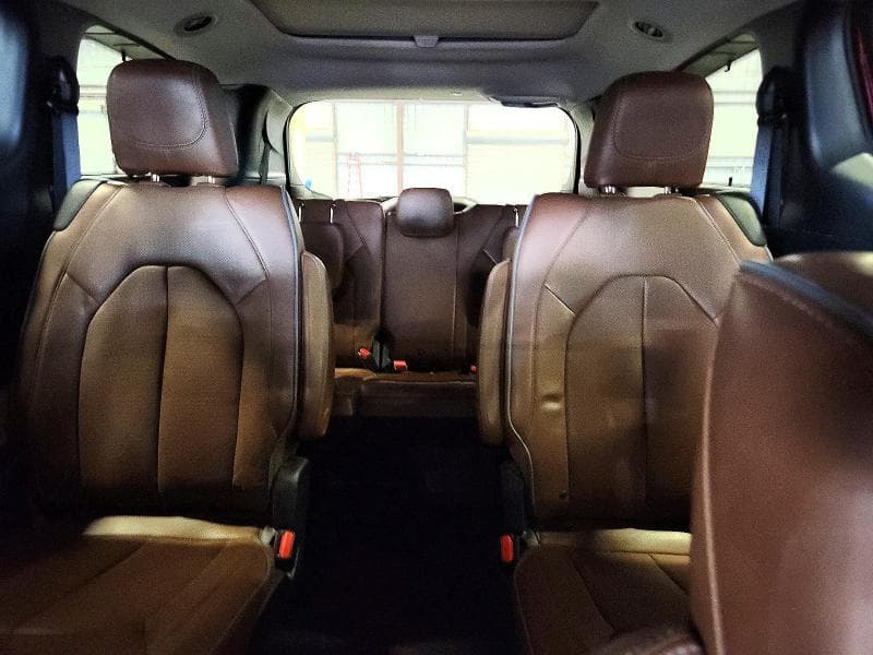 2018 CHRYSLER PACIFICA LIMITED 10