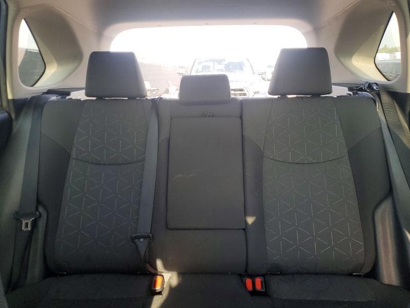 2021 TOYOTA RAV4 XLE 10