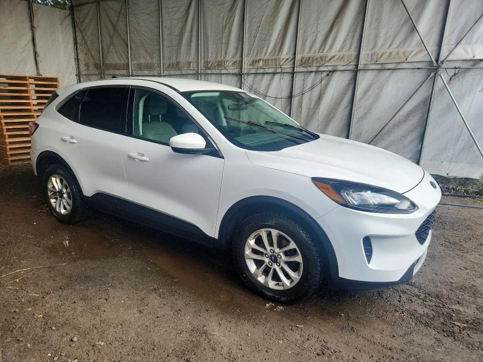 2021 FORD ESCAPE SE 4