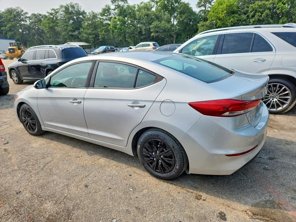 2018 HYUNDAI ELANTRA SE 2