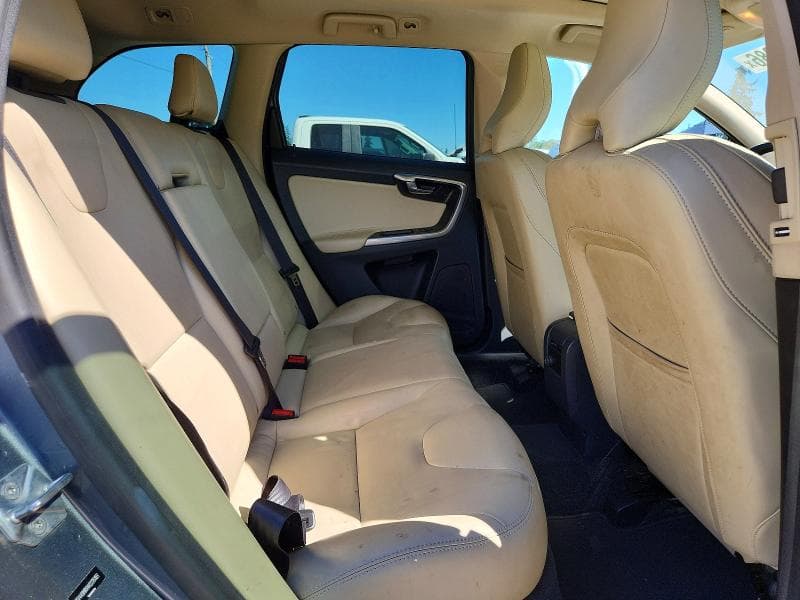 2017 VOLVO XC60 T6 DYNAMIC 11