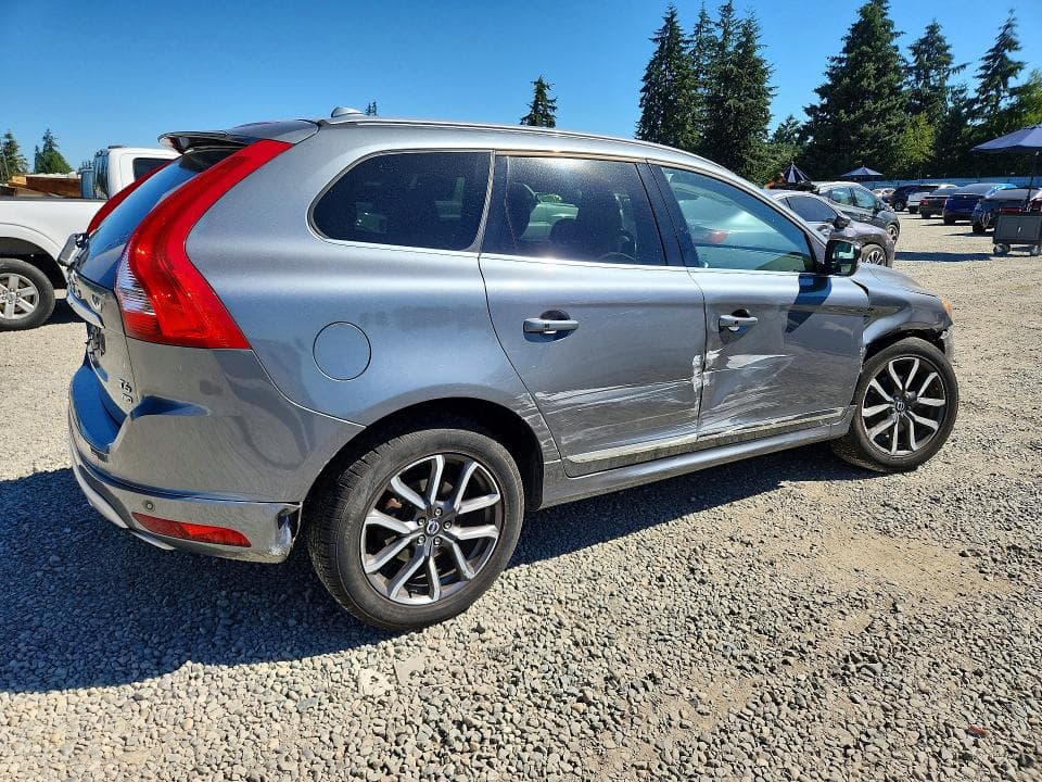 2017 VOLVO XC60 T6 DYNAMIC 3