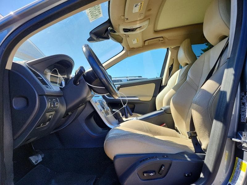 2017 VOLVO XC60 T6 DYNAMIC 7