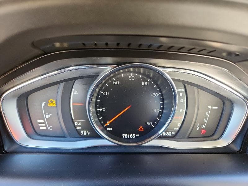 2017 VOLVO XC60 T6 DYNAMIC 9