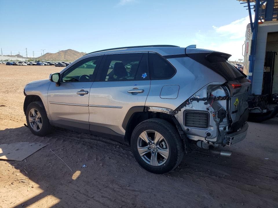 2024 TOYOTA RAV4 XLE 2