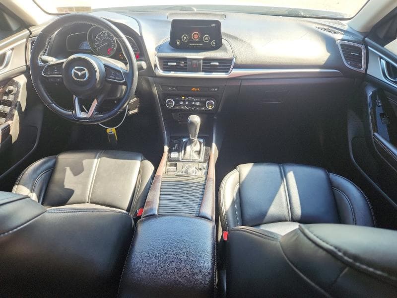 2017 MAZDA 3 TOURING 8