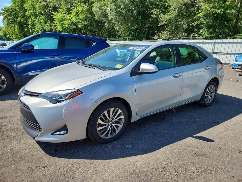 2019 TOYOTA COROLLA XLE - 1