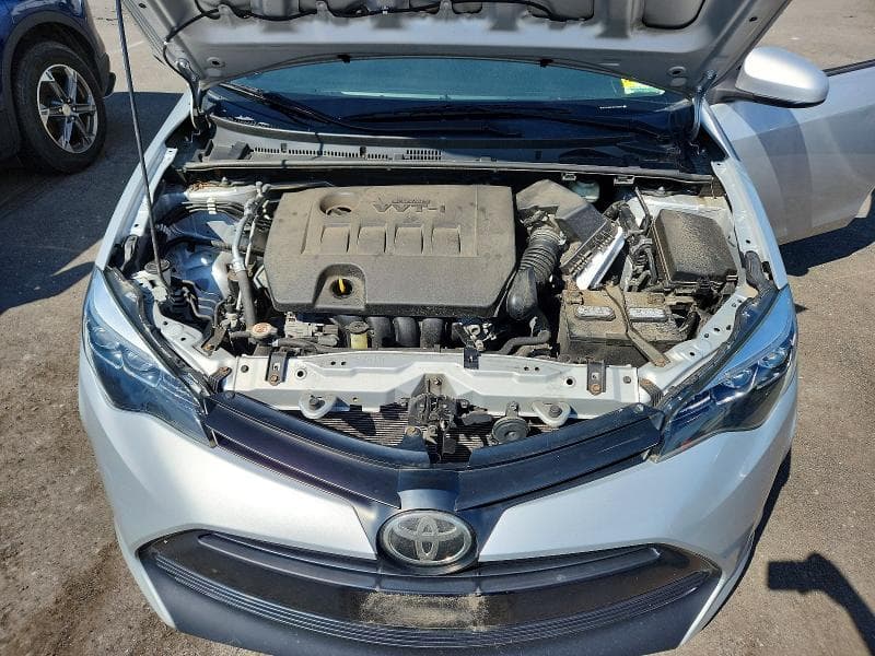 2019 TOYOTA COROLLA XLE 11