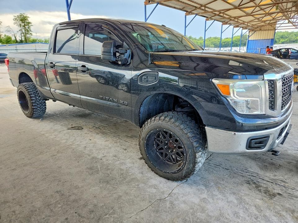 2017 NISSAN TITAN XD SV 4