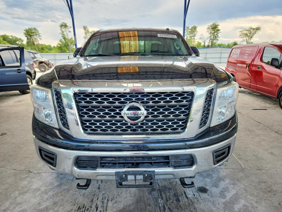 2017 NISSAN TITAN XD SV 5