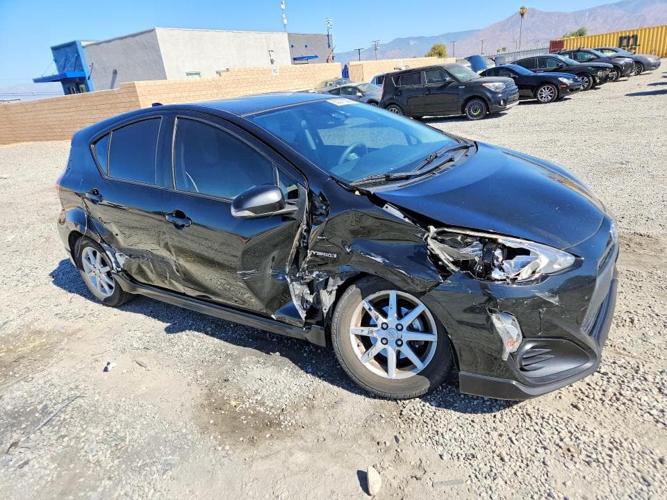 2017 TOYOTA PRIUS C ONE 4