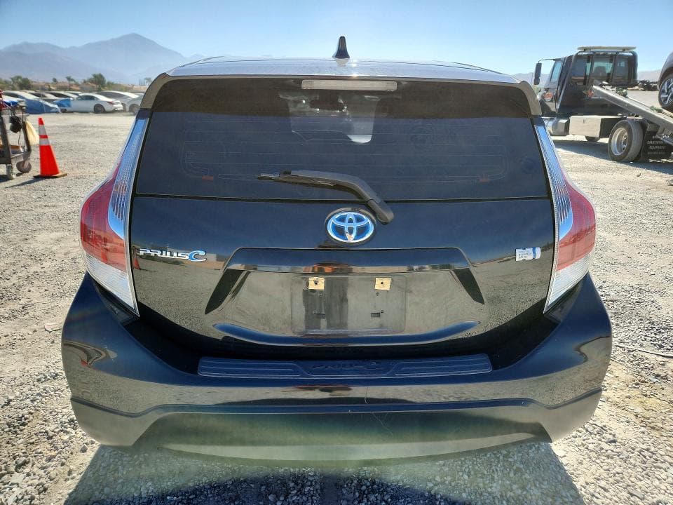 2017 TOYOTA PRIUS C ONE 6