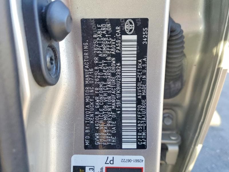 2017 TOYOTA CAMRY SE 12