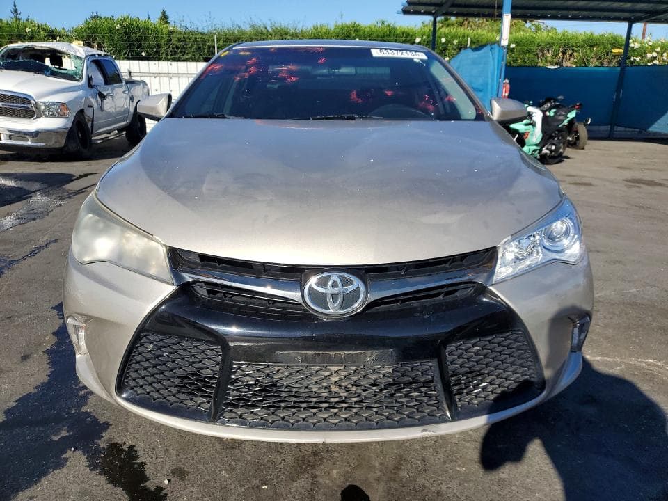 2017 TOYOTA CAMRY SE 5