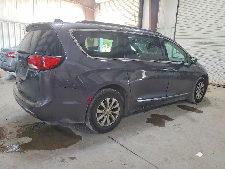 2017 CHRYSLER PACIFICA 3