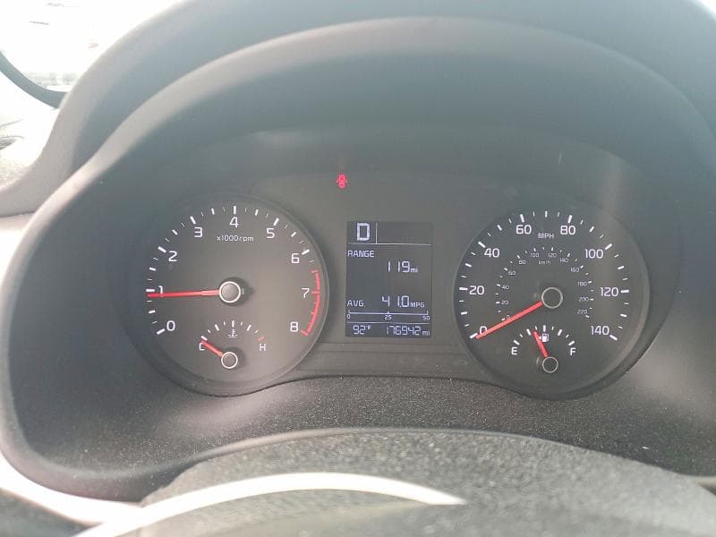 2019 KIA RIO S 9