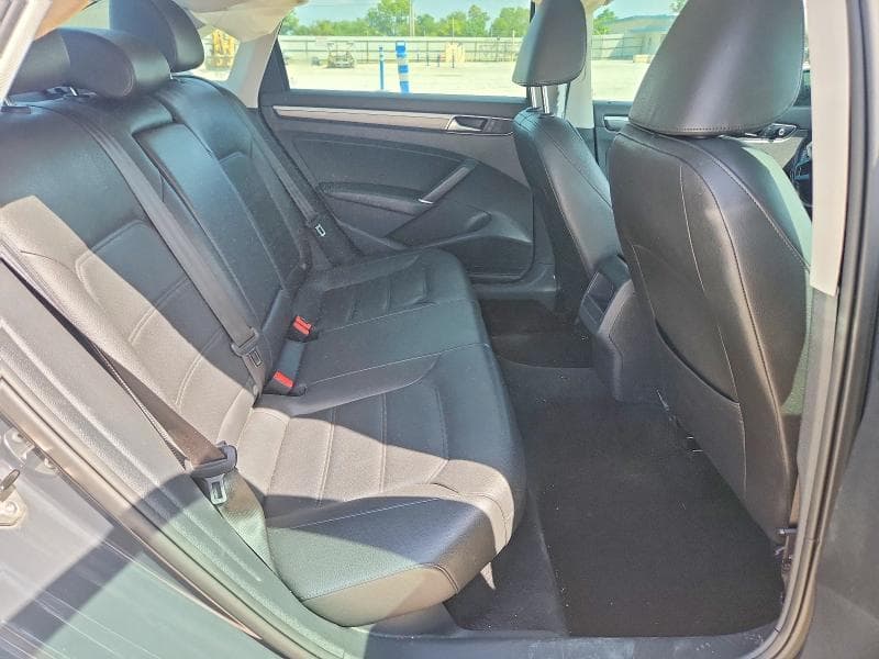 2017 VOLKSWAGEN PASSAT R-LINE 10