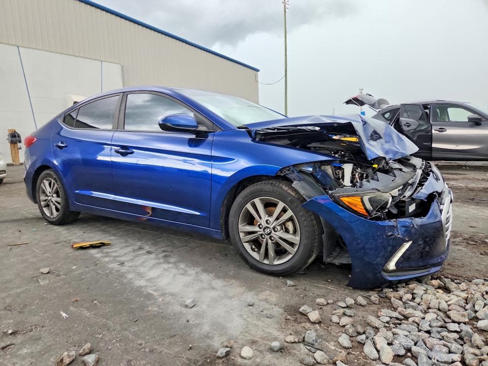 2017 HYUNDAI ELANTRA SE 4