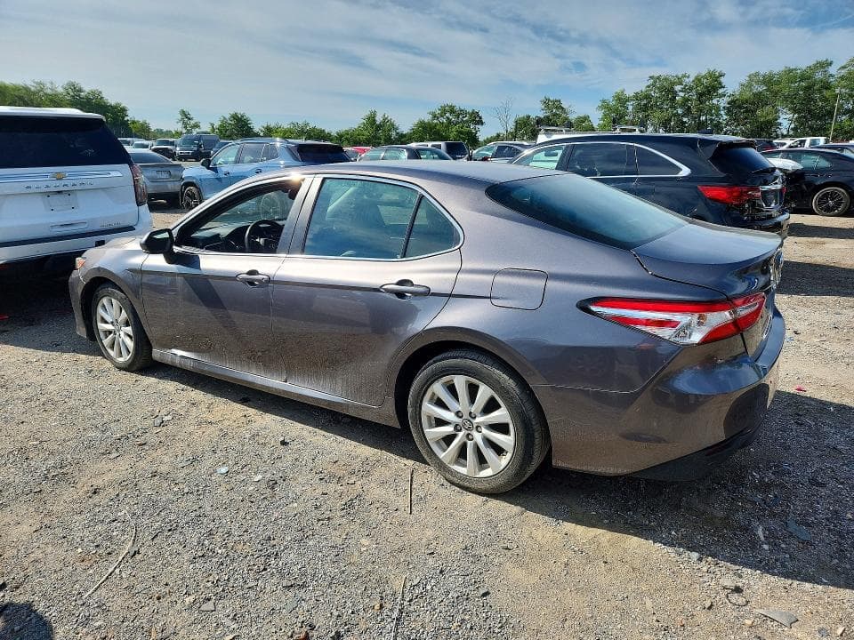 2018 TOYOTA CAMRY LE 2