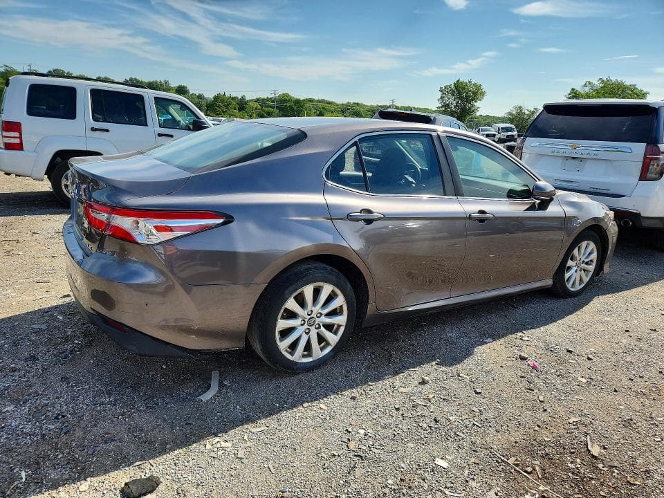 2018 TOYOTA CAMRY LE 3