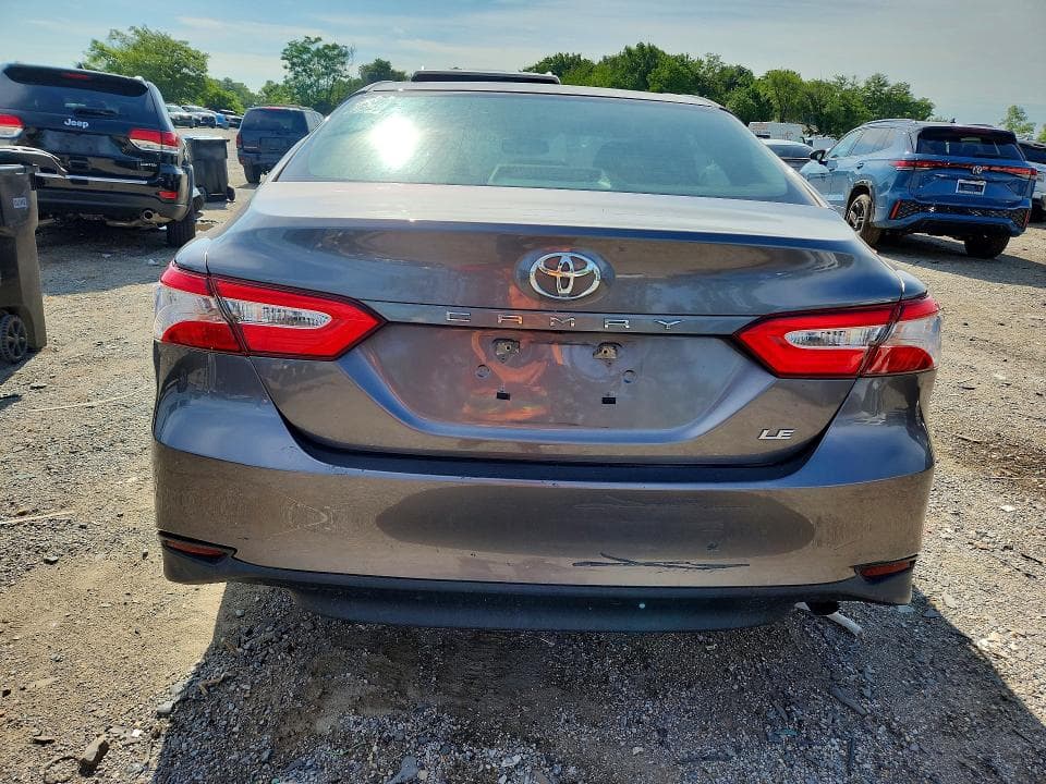 2018 TOYOTA CAMRY LE 6
