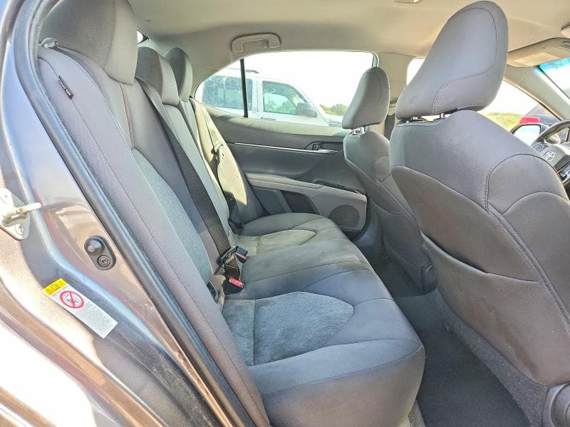 2018 TOYOTA CAMRY LE 10