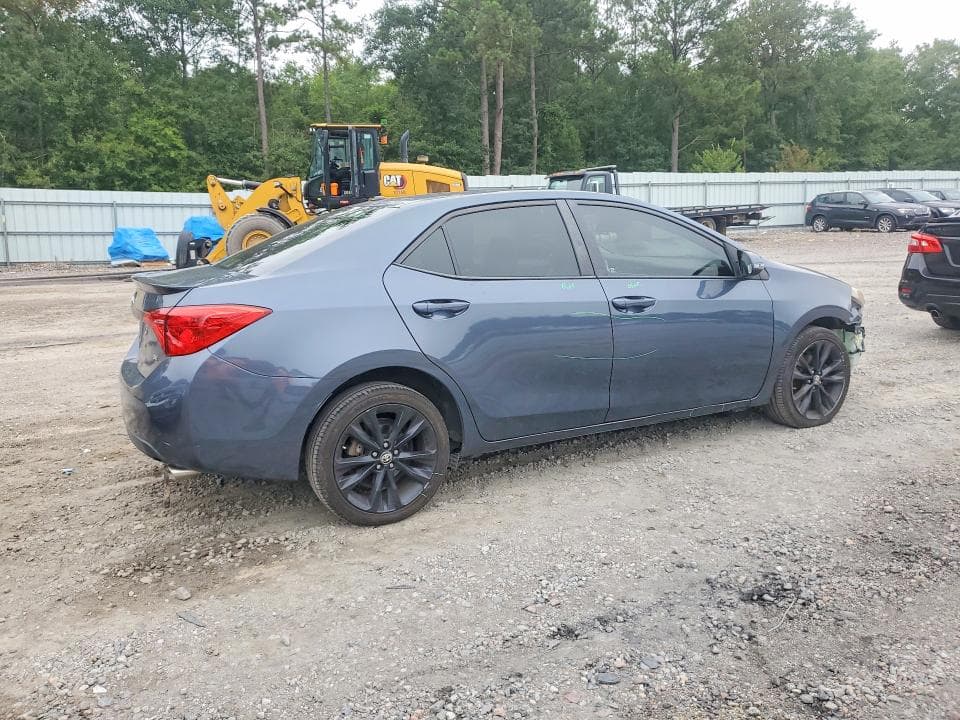 2017 TOYOTA COROLLA SE 3