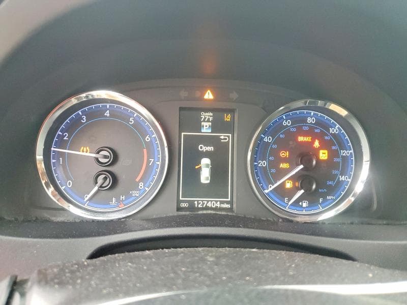 2017 TOYOTA COROLLA SE 9