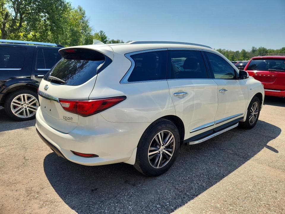 2017 INFINITI QX60 BASE 3