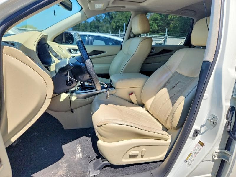 2017 INFINITI QX60 BASE 7