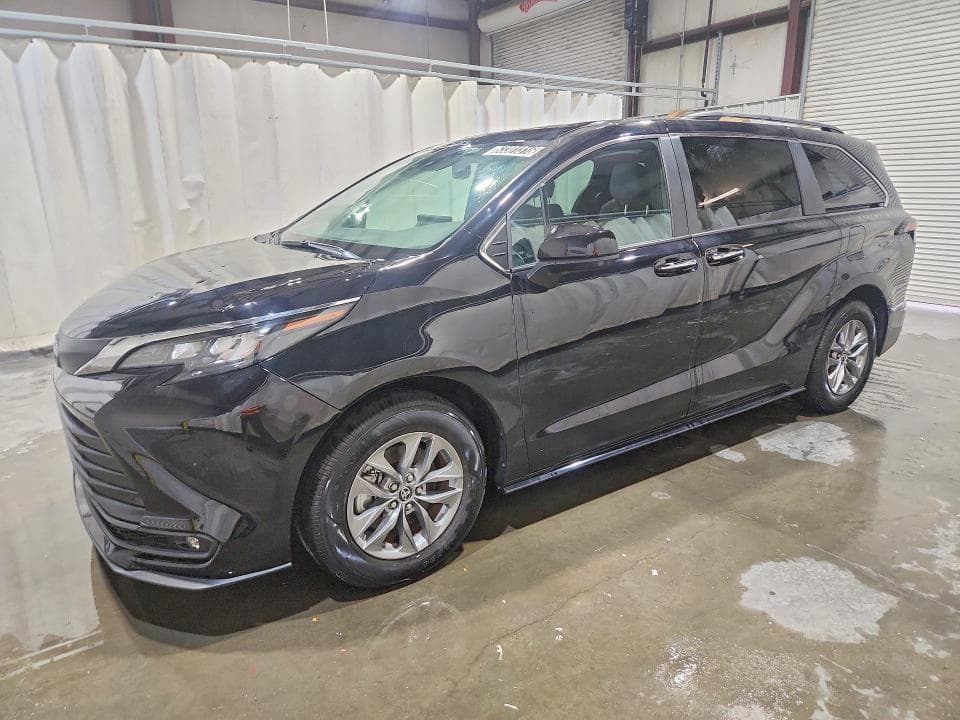 2025 TOYOTA SIENNA XLE 8-PASSENGER - 1