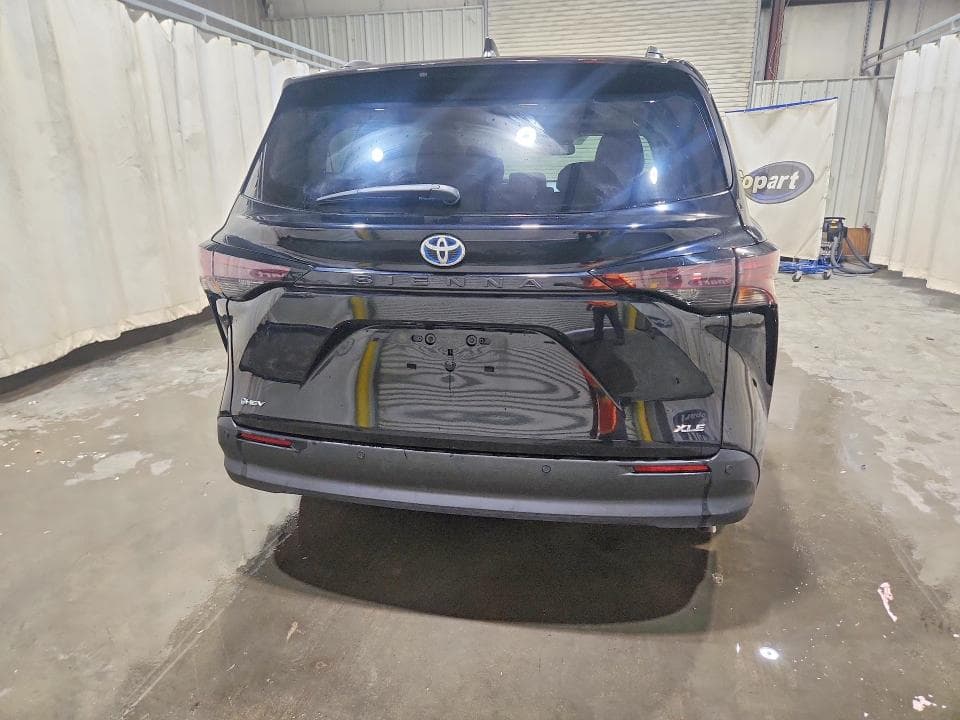 2025 TOYOTA SIENNA XLE 8-PASSENGER 6