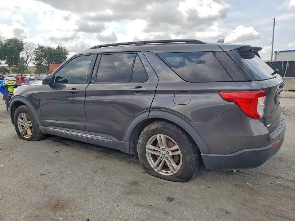 2020 FORD EXPLORER XLT 2