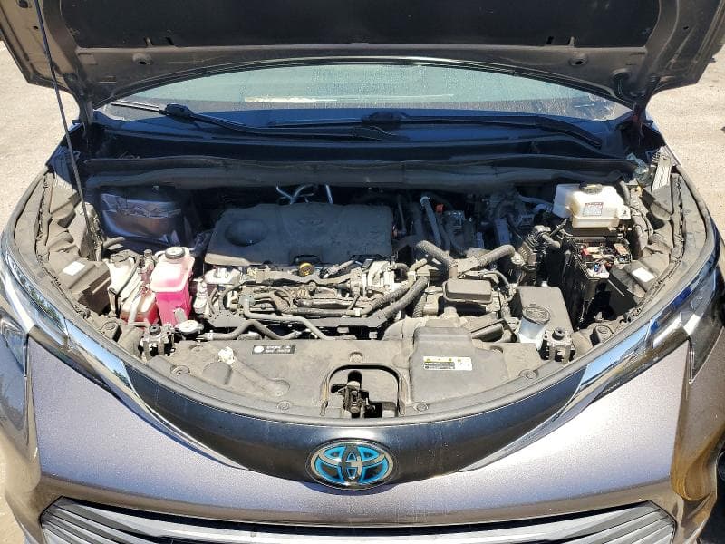 2021 TOYOTA SIENNA LE 12