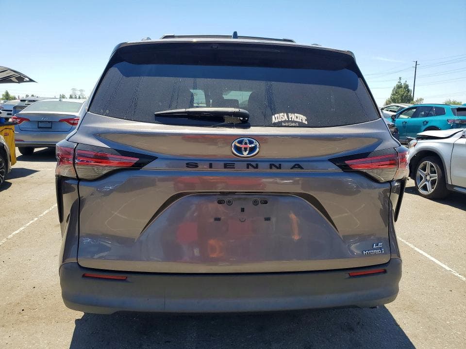2021 TOYOTA SIENNA LE 6