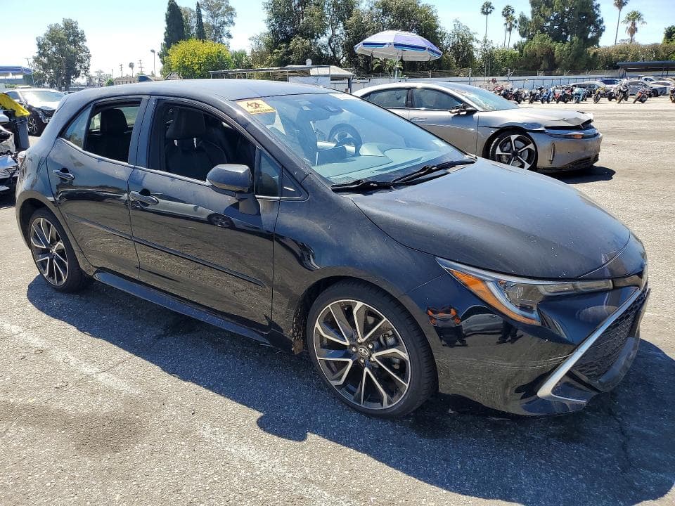 2020 TOYOTA COROLLA XSE 4