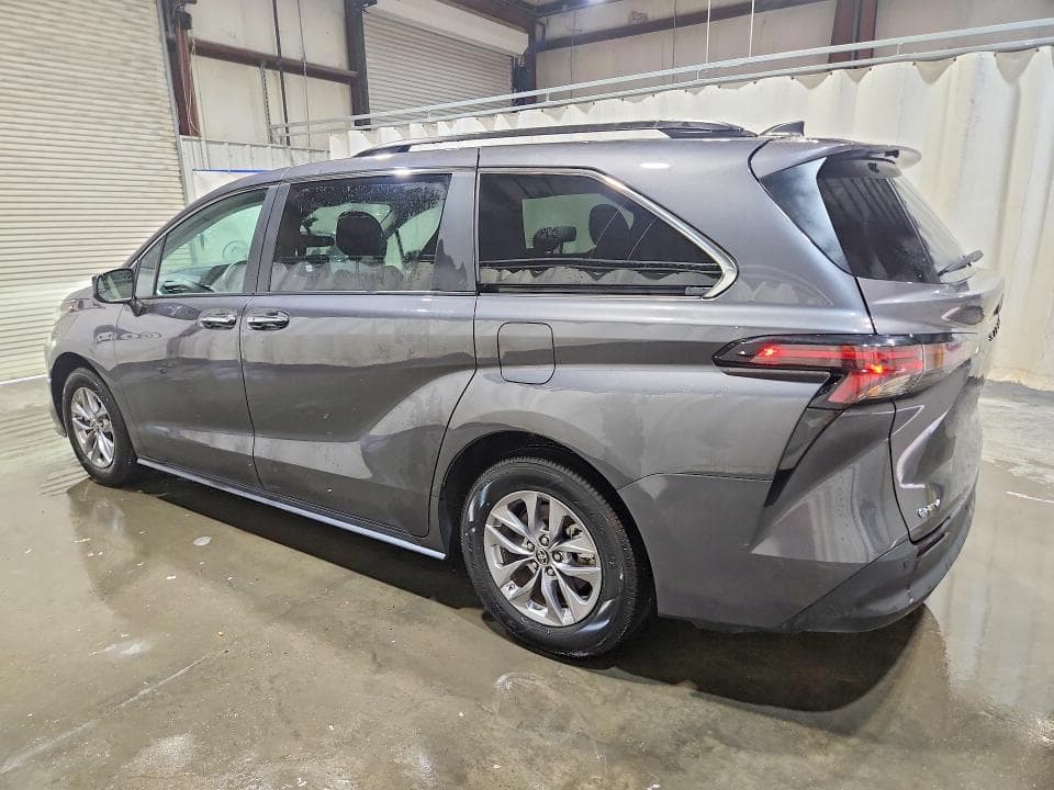 2025 TOYOTA SIENNA XLE 8-PASSENGER 2