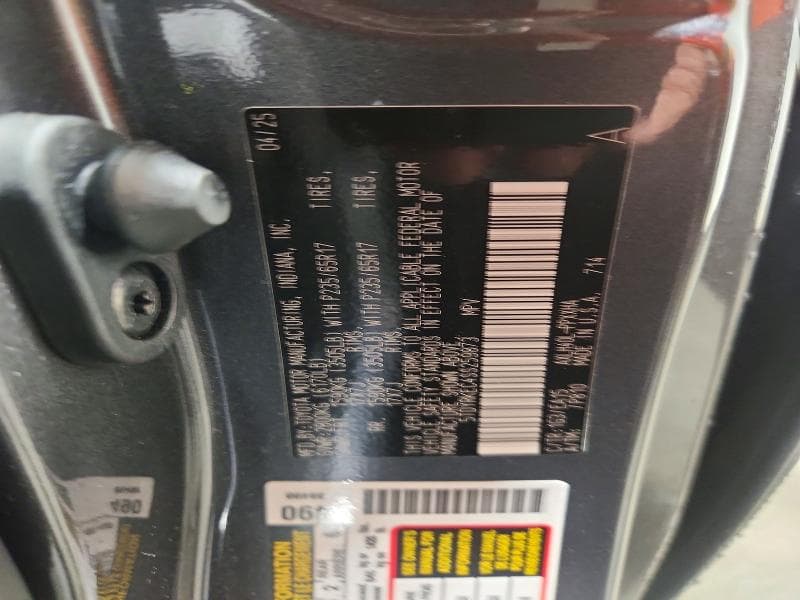 2025 TOYOTA SIENNA XLE 8-PASSENGER 13