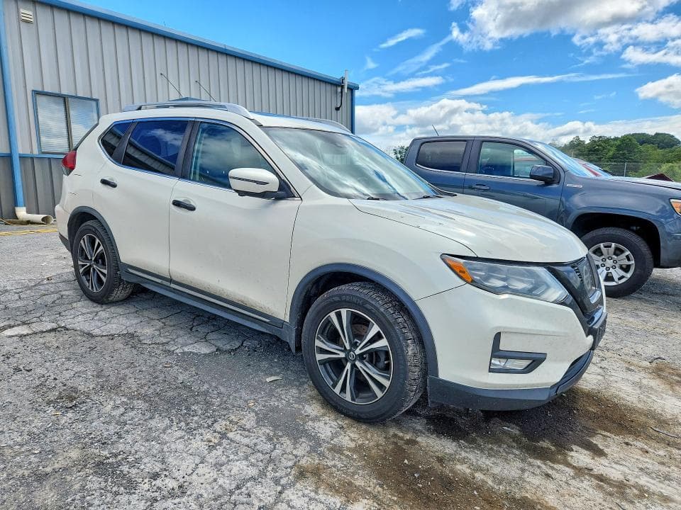 2017 NISSAN ROGUE SL 4
