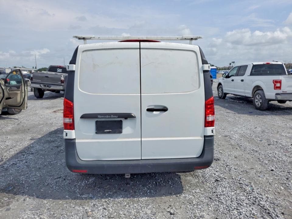 2017 MERCEDES-BENZ METRIS 6