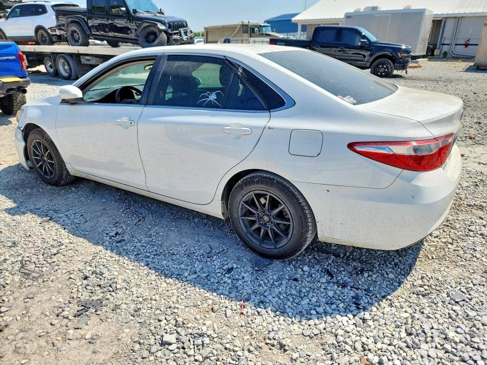 2017 TOYOTA CAMRY LE 2