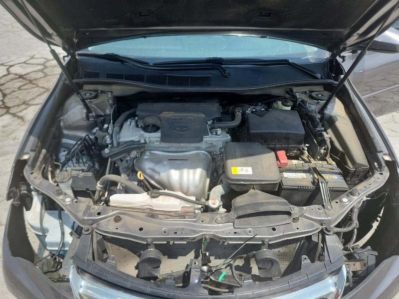 2017 TOYOTA CAMRY SE 11