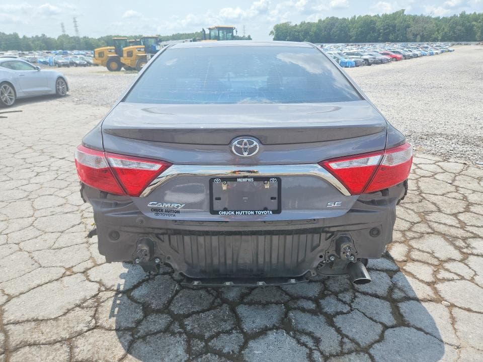 2017 TOYOTA CAMRY SE 6