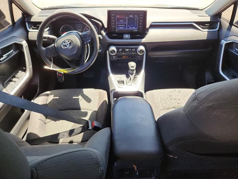 2021 TOYOTA RAV4 XLE 8