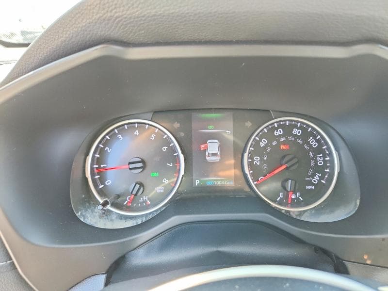 2021 TOYOTA RAV4 XLE 9