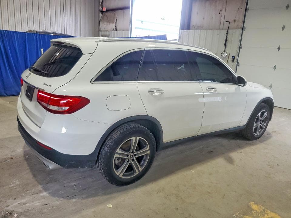 2018 MERCEDES-BENZ GLC 300 4MATIC 3