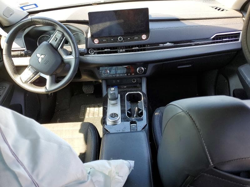 2025 MITSUBISHI OUTLANDER SE 8