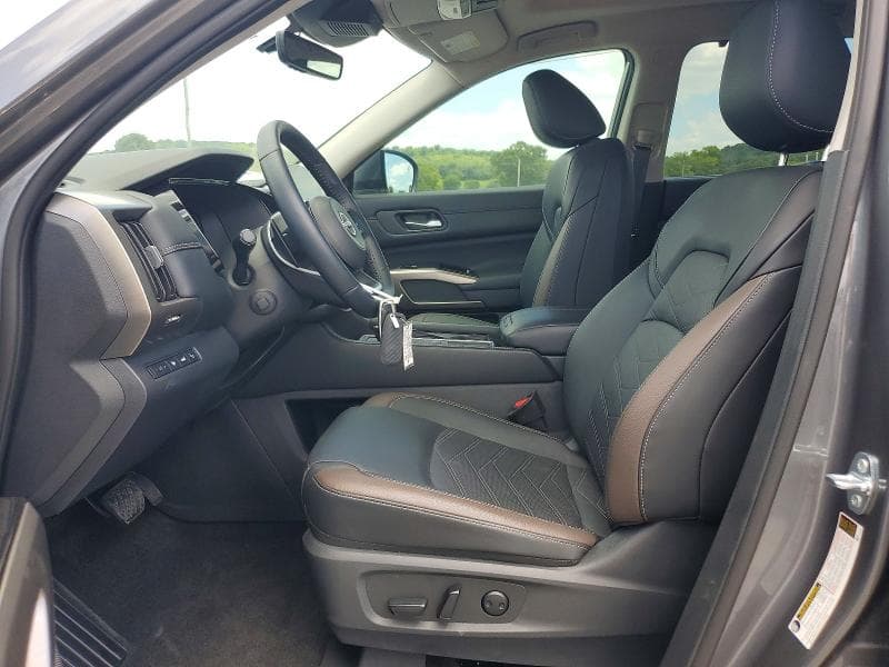 2025 NISSAN PATHFINDER PLATINUM 7